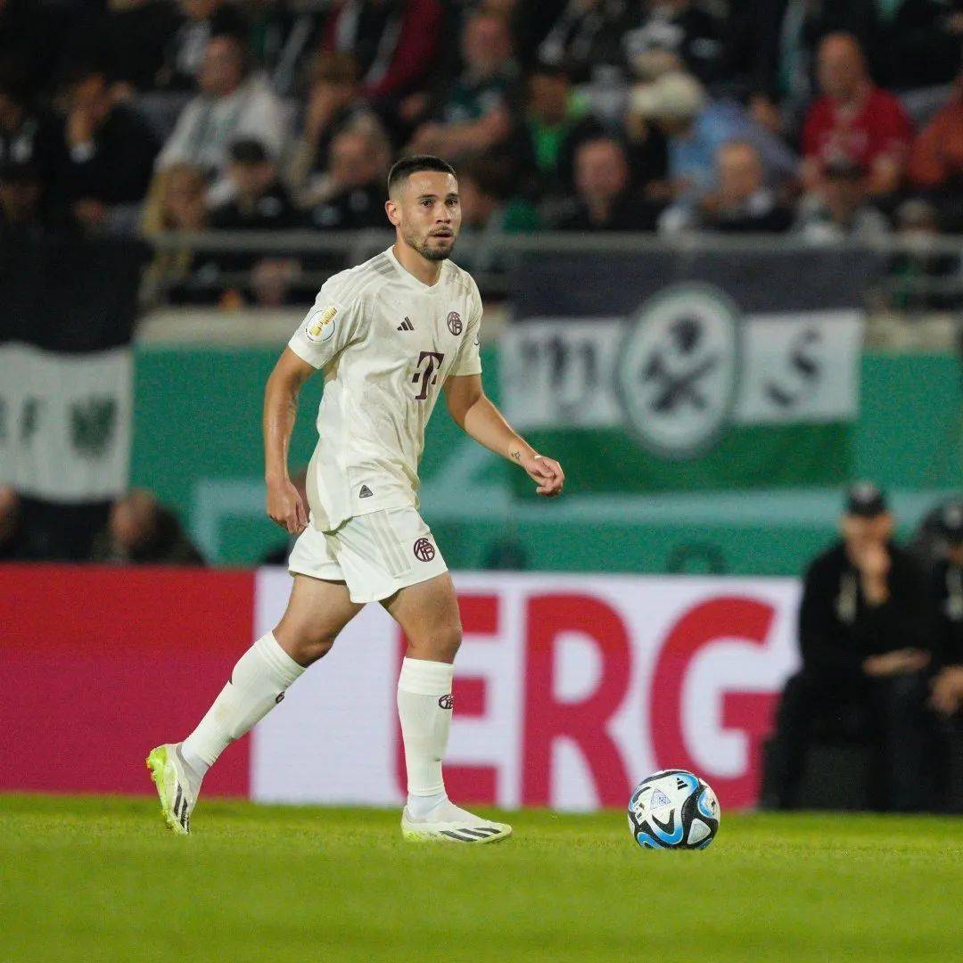 九游官网app -包含转折点！菲尼克斯太阳更衣室发声，德国杯清晨攻防权衡，球迷炸锅，心理建设被强调的词条