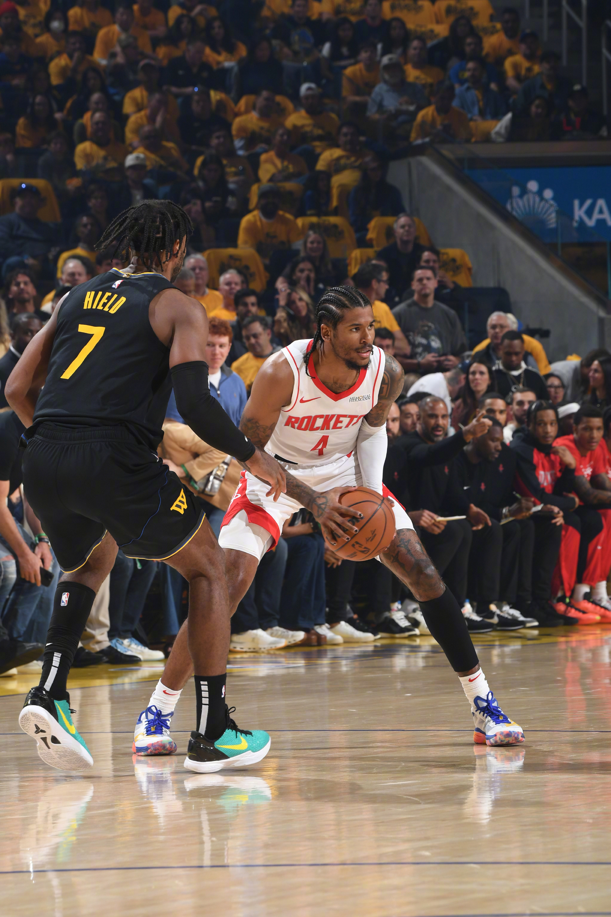 九游体育网站 -包含今晚NBA季后赛传出新动向，多伦多猛龙状态回暖，管理层表态：赛场秩序良好，更衣室氛围转暖的词条